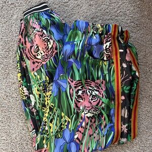 GUCCI AUTHENTIC - “ AUTHENTIC”Black and Pink Floral Print Fabric